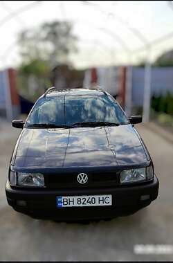 Універсал Volkswagen Passat 1993 в Сараті