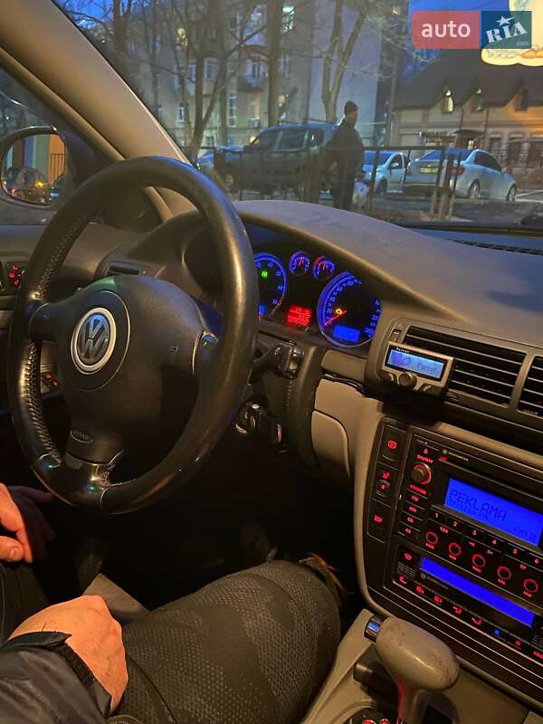 Седан Volkswagen Passat 2003 в Дніпрі