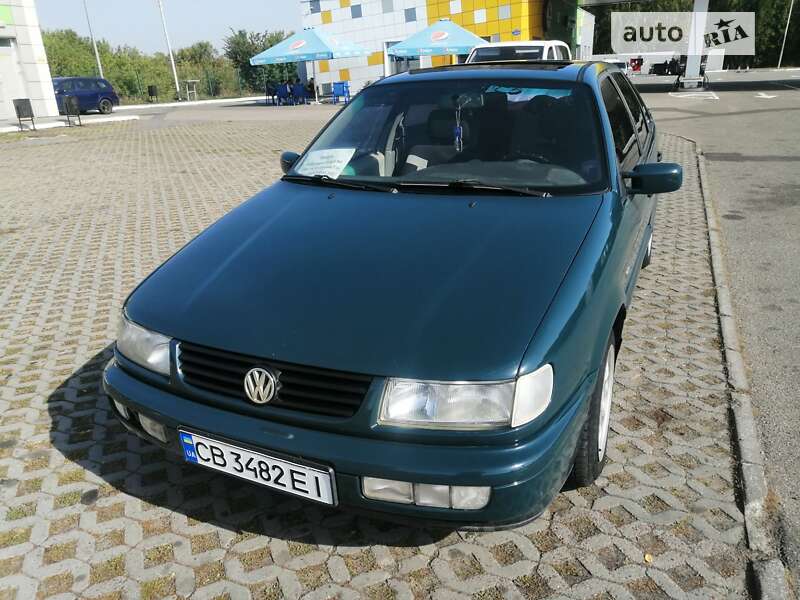 Седан Volkswagen Passat 1995 в Нежине