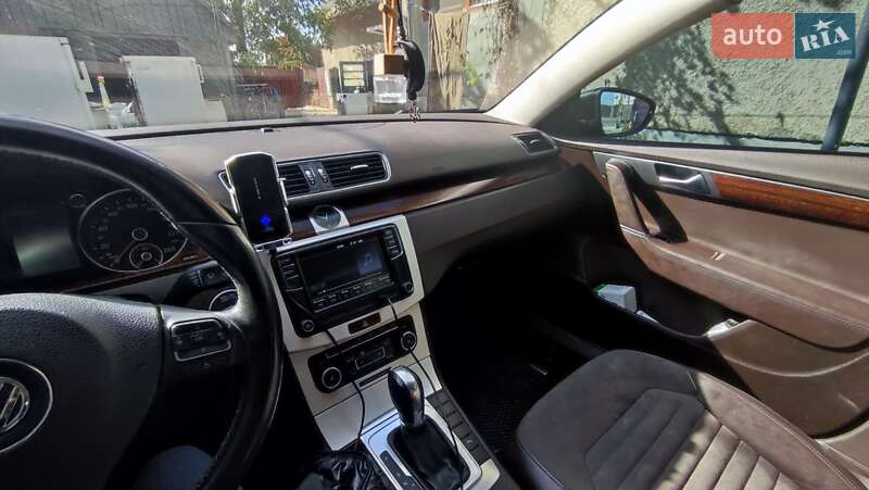 Седан Volkswagen Passat 2011 в Виноградове