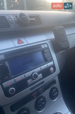 Универсал Volkswagen Passat 2007 в Остроге