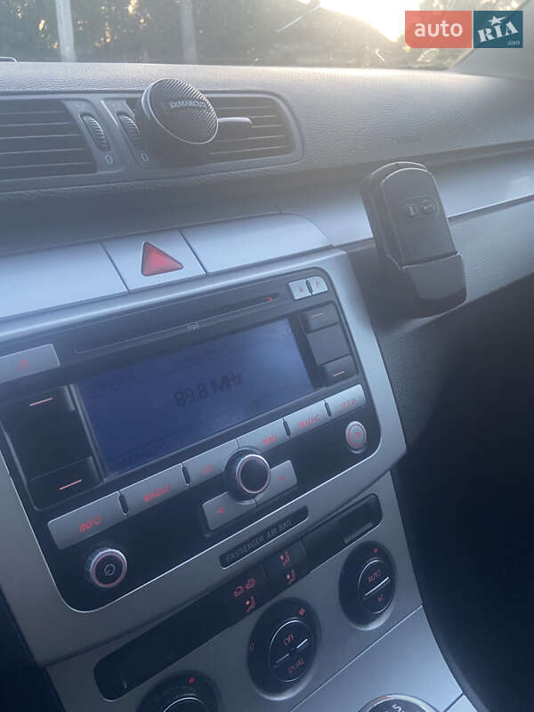 Универсал Volkswagen Passat 2007 в Остроге