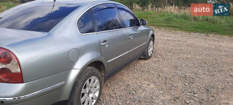 Седан Volkswagen Passat 2005 в Бориславе