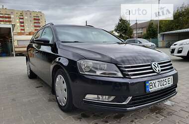 Универсал Volkswagen Passat 2012 в Староконстантинове