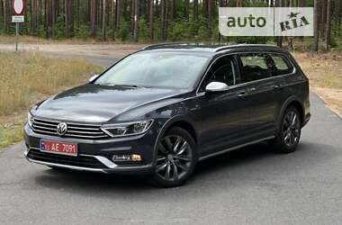 Универсал Volkswagen Passat 2018 в Киеве