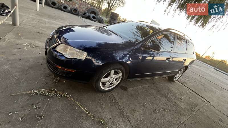 Універсал Volkswagen Passat 2005 в Івано-Франківську