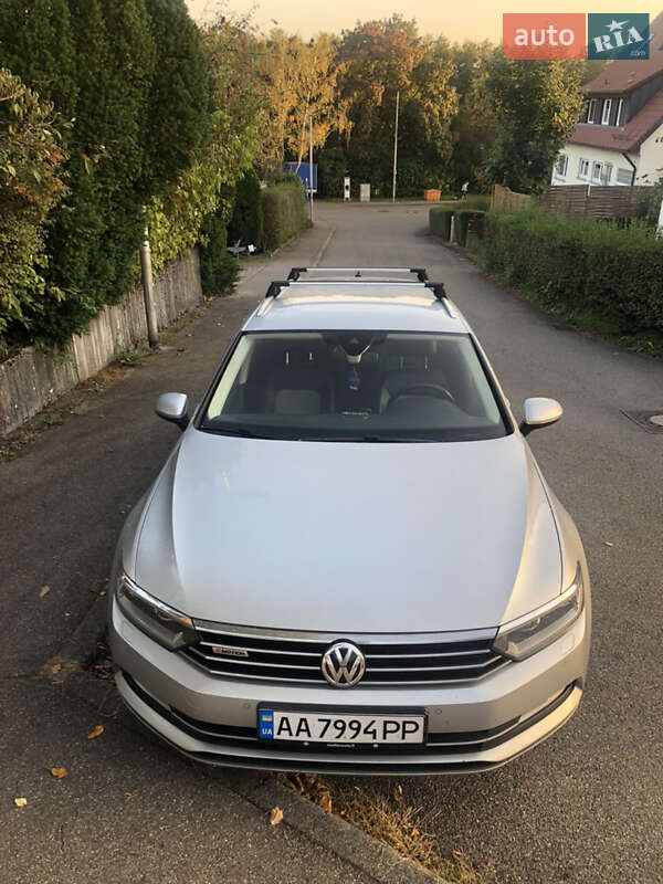 Универсал Volkswagen Passat 2015 в Киеве