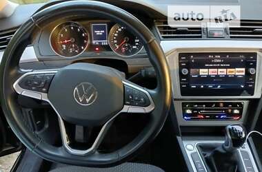 Седан Volkswagen Passat 2021 в Днепре