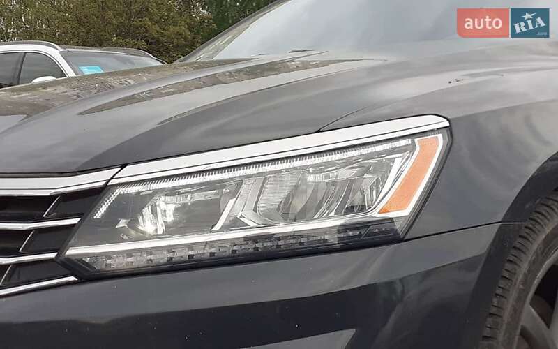 Седан Volkswagen Passat 2017 в Ужгороде