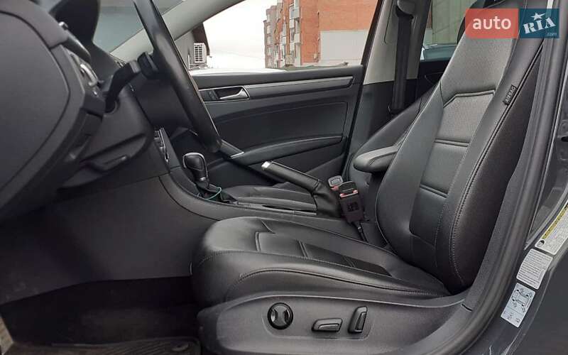 Седан Volkswagen Passat 2017 в Ужгороде