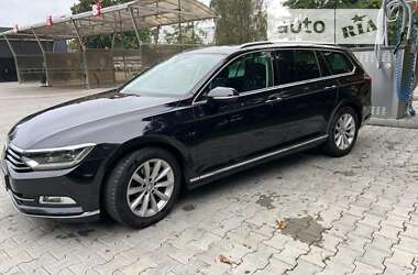 Універсал Volkswagen Passat 2017 в Чернівцях