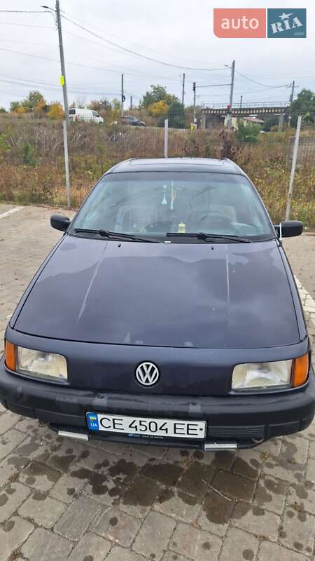Седан Volkswagen Passat 1988 в Чернівцях