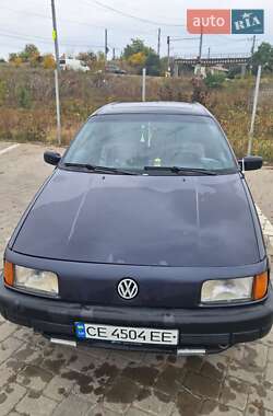 Седан Volkswagen Passat 1988 в Черновцах