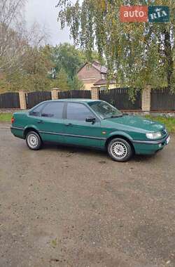 Седан Volkswagen Passat 1995 в Львові