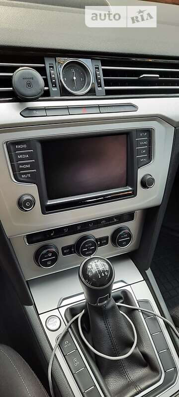 Універсал Volkswagen Passat 2015 в Ірпені