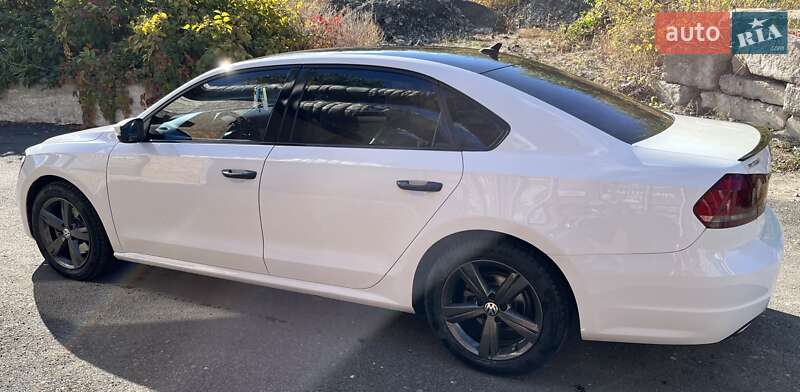 Седан Volkswagen Passat 2012 в Киеве