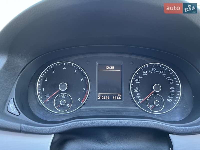 Седан Volkswagen Passat 2012 в Киеве