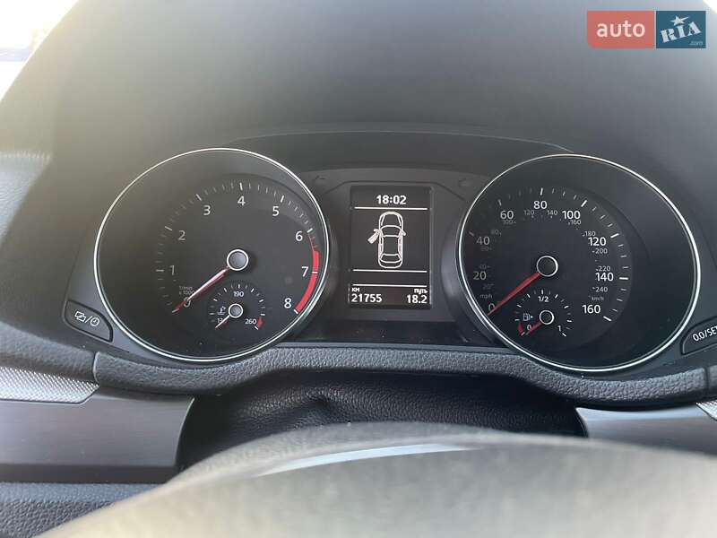 Седан Volkswagen Passat 2018 в Днепре