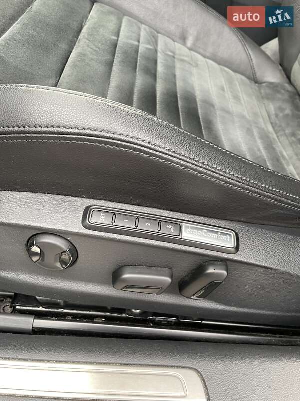 Седан Volkswagen Passat 2018 в Києві