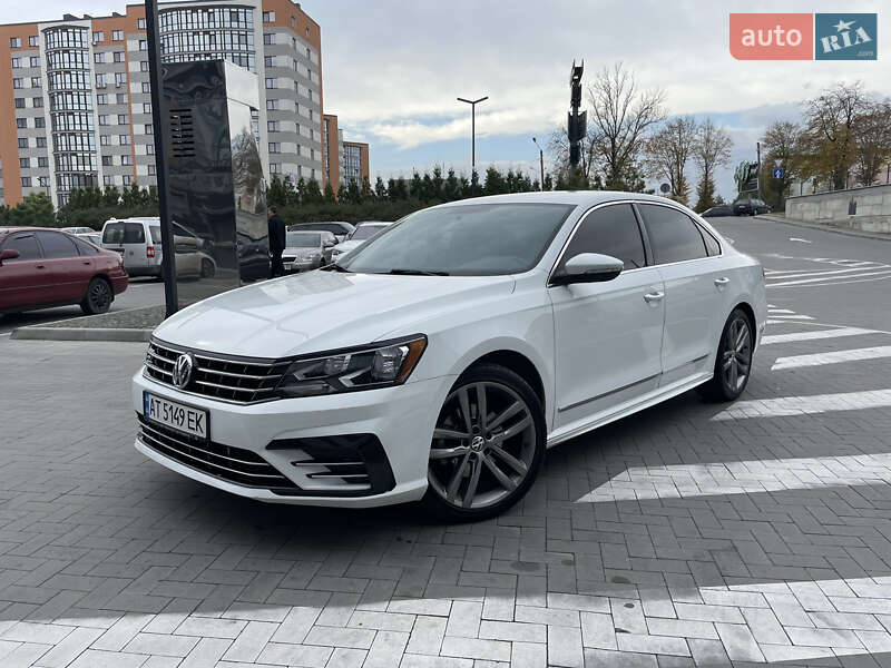 Седан Volkswagen Passat 2016 в Ивано-Франковске