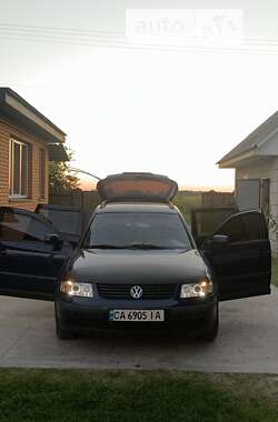 Універсал Volkswagen Passat 1998 в Києві