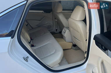 Седан Volkswagen Passat 2012 в Миколаєві