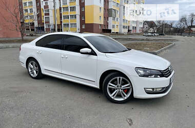 Седан Volkswagen Passat 2014 в Харькове