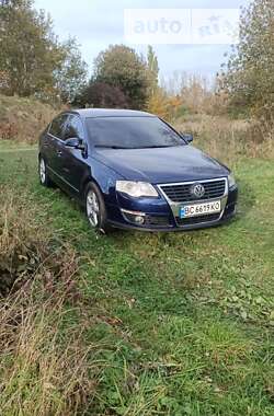 Седан Volkswagen Passat 2005 в Городке