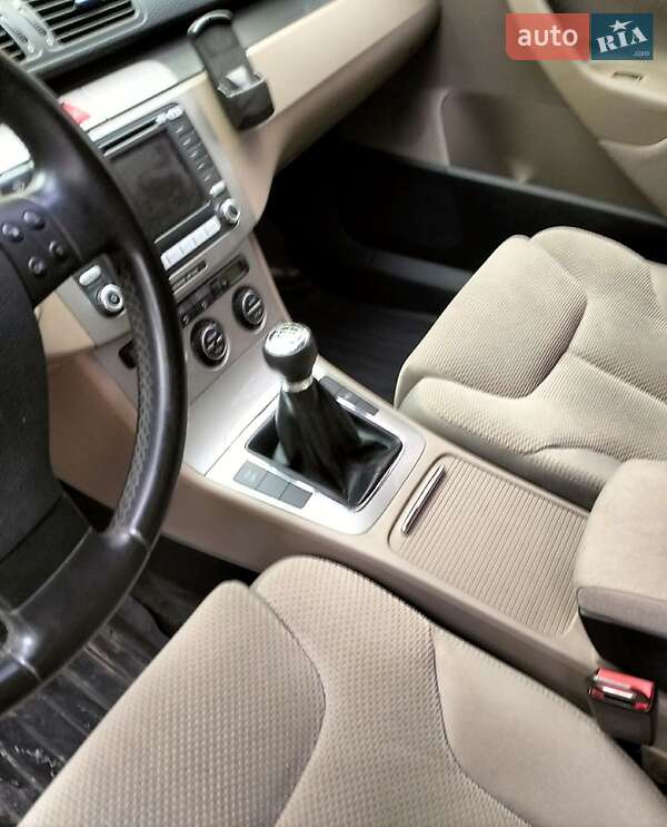 Седан Volkswagen Passat 2007 в Кременчуці