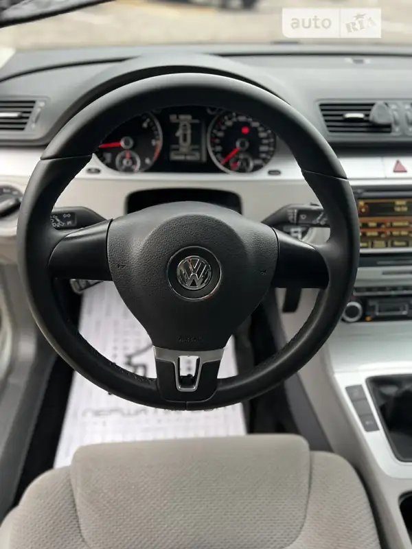 Volkswagen Passat 2010