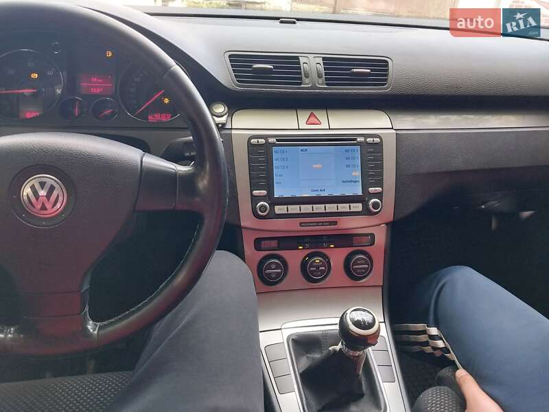 Седан Volkswagen Passat 2006 в Вознесенске