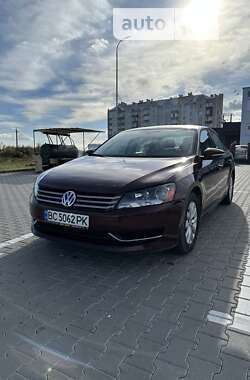 Седан Volkswagen Passat 2012 в Львові