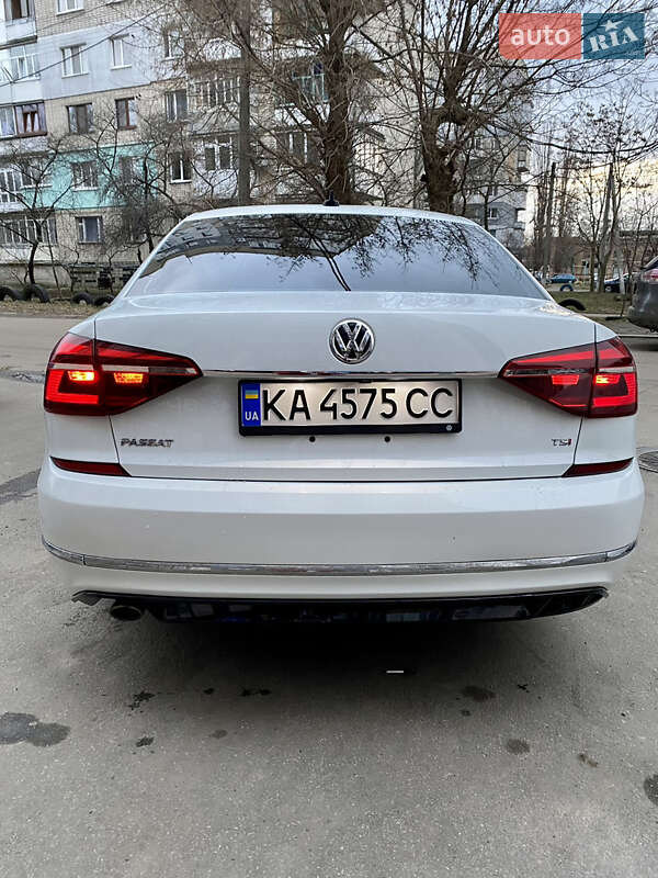 Седан Volkswagen Passat 2017 в Кропивницком