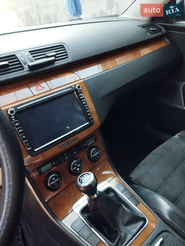 Седан Volkswagen Passat 2006 в Первомайске
