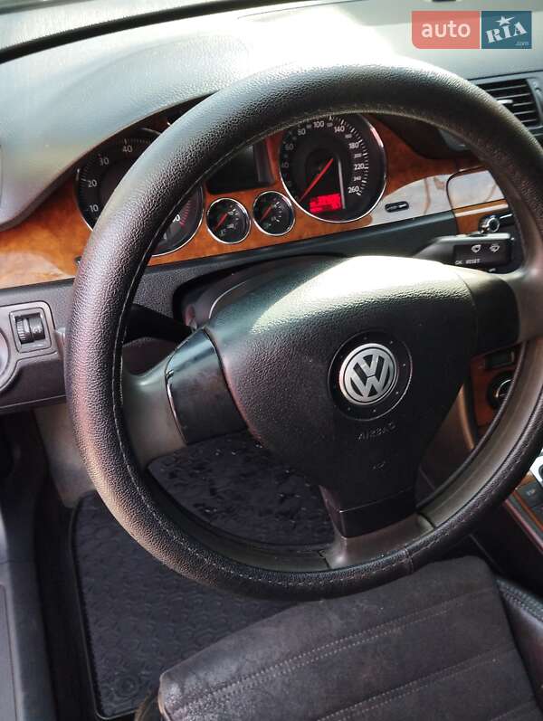 Седан Volkswagen Passat 2006 в Первомайске