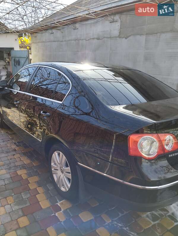 Седан Volkswagen Passat 2006 в Первомайске
