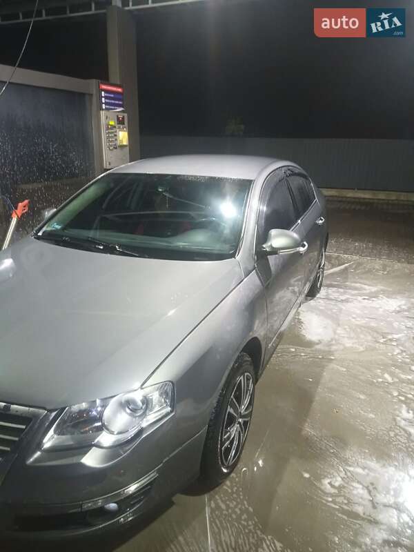 Седан Volkswagen Passat 2005 в Івано-Франківську