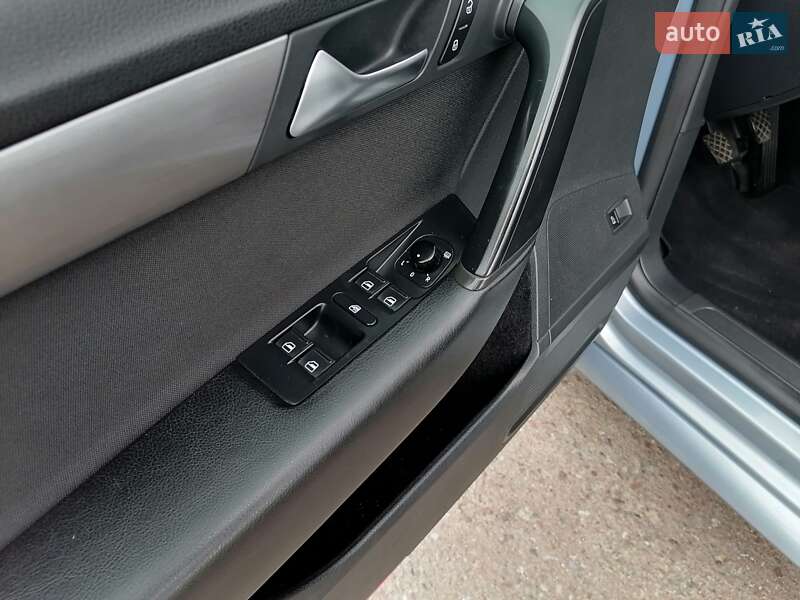 Універсал Volkswagen Passat 2011 в Києві