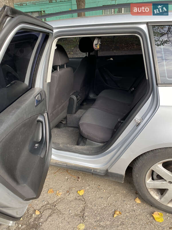 Универсал Volkswagen Passat 2006 в Днепре