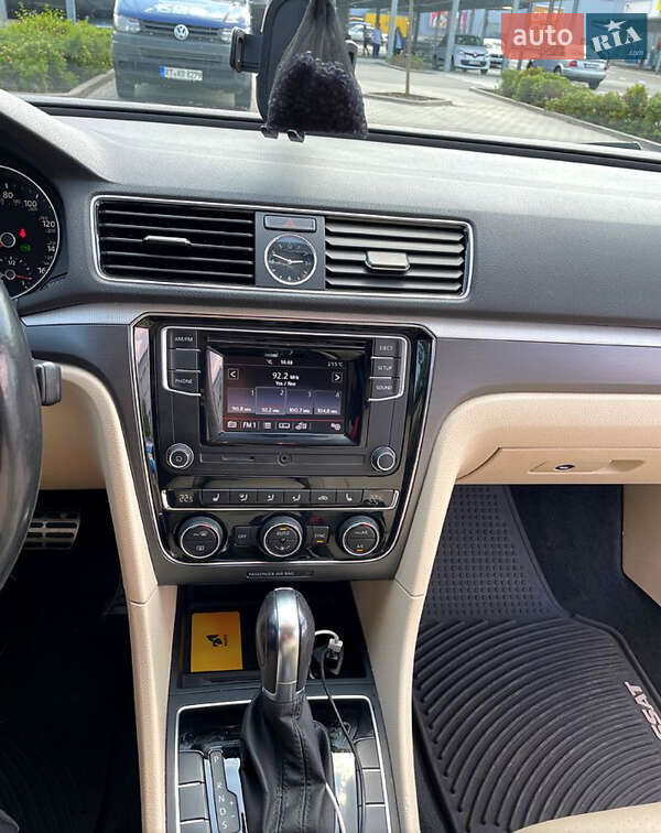 Седан Volkswagen Passat 2016 в Києві