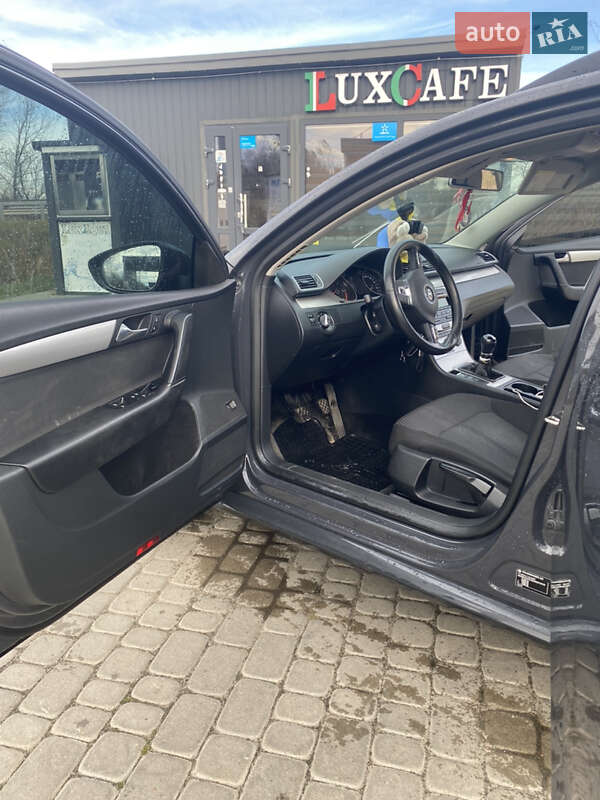 Универсал Volkswagen Passat 2013 в Жовкве