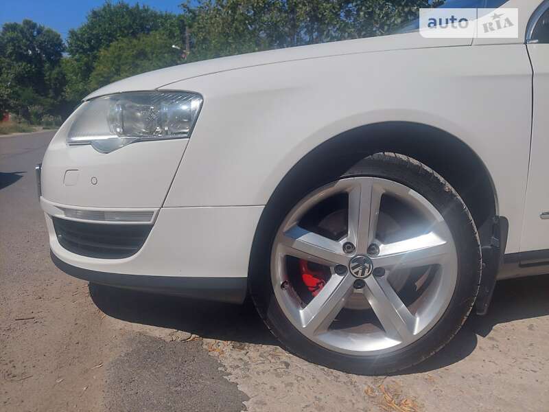 Універсал Volkswagen Passat 2009 в Одесі