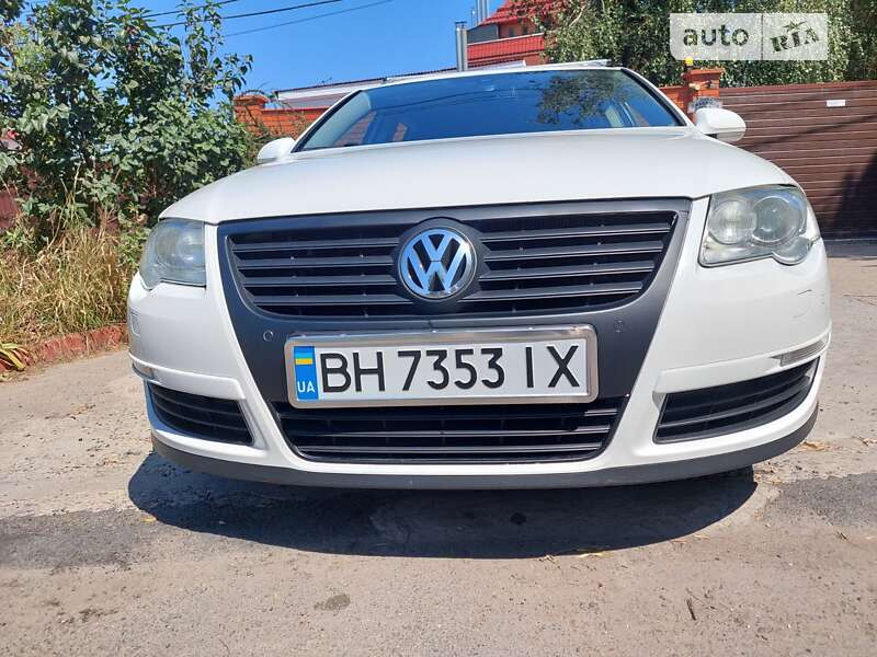 Універсал Volkswagen Passat 2009 в Одесі