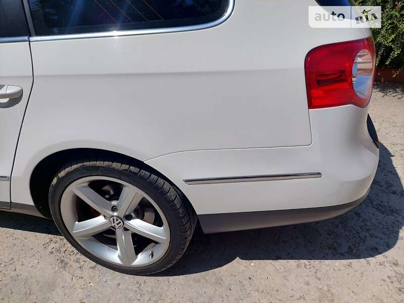 Універсал Volkswagen Passat 2009 в Одесі
