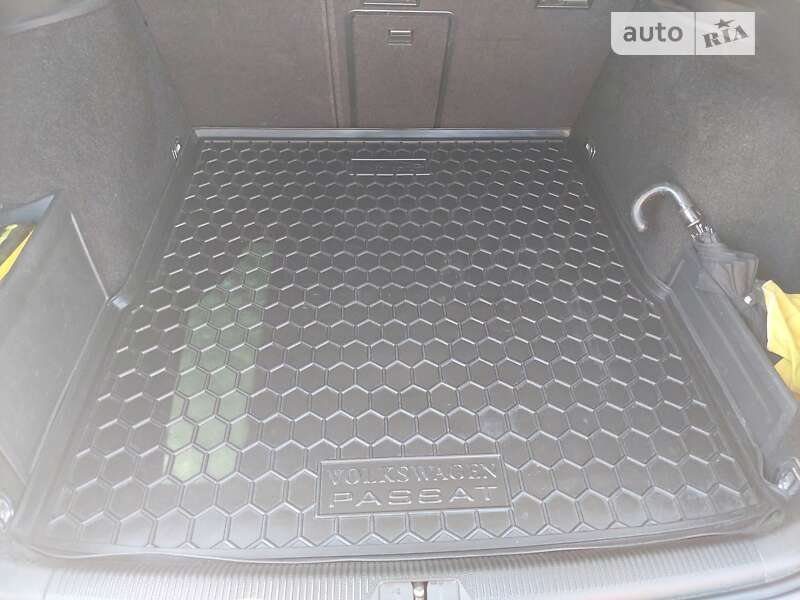 Універсал Volkswagen Passat 2009 в Одесі