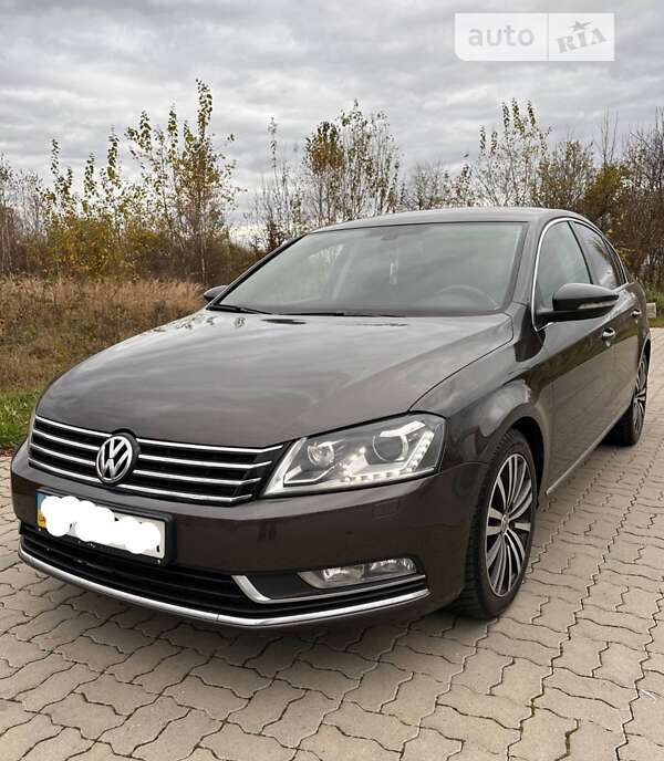 Седан Volkswagen Passat 2013 в Стрию