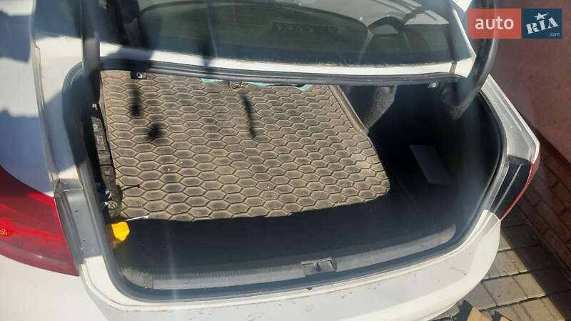 Седан Volkswagen Passat 2012 в Новоукраїнці