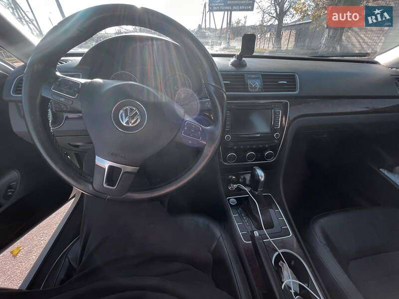 Седан Volkswagen Passat 2013 в Києві