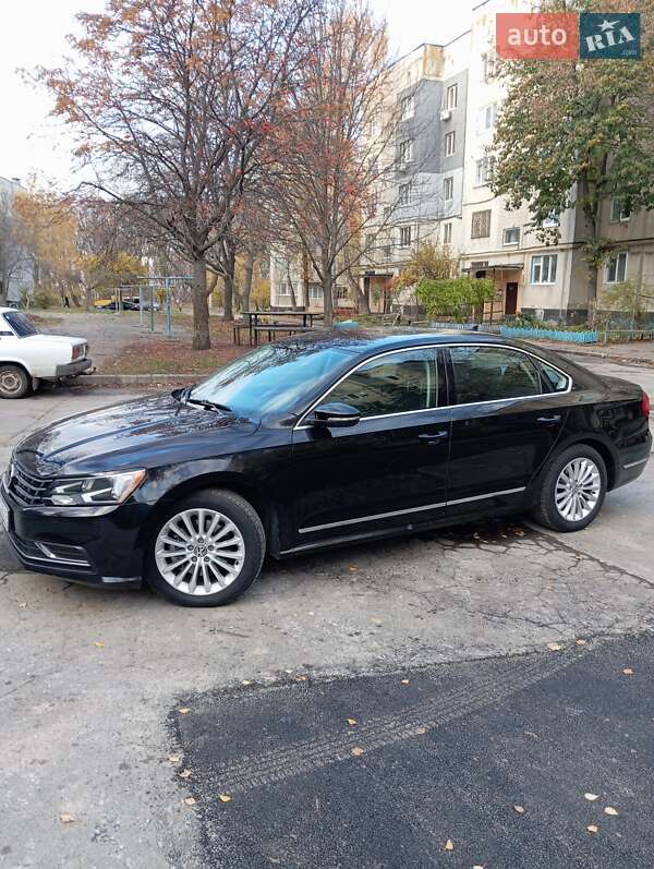 Седан Volkswagen Passat 2015 в 