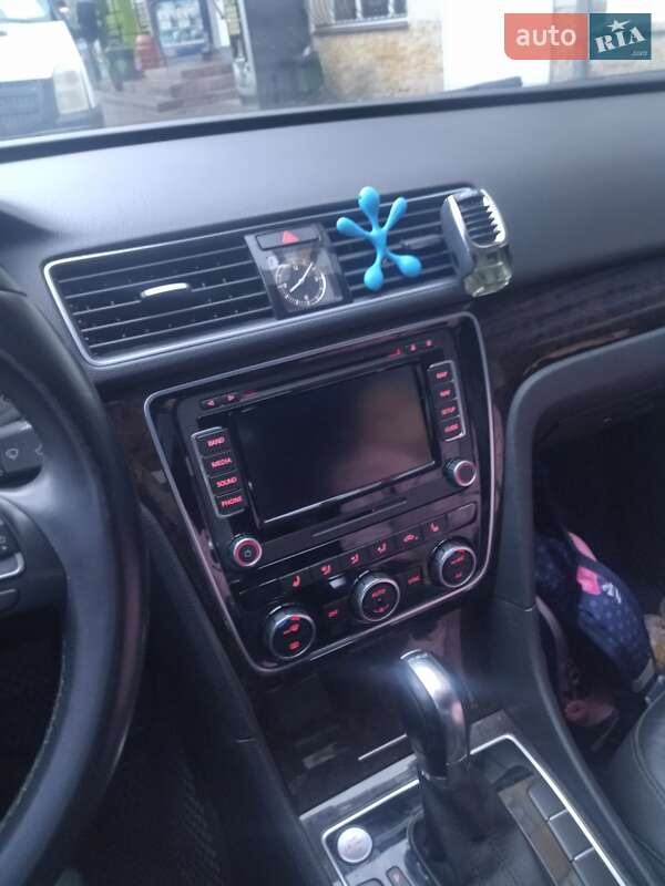 Седан Volkswagen Passat 2013 в Буске